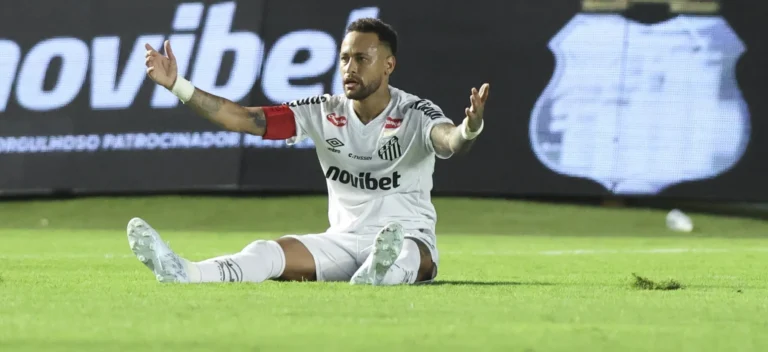 طاهية تقاضي نيمار