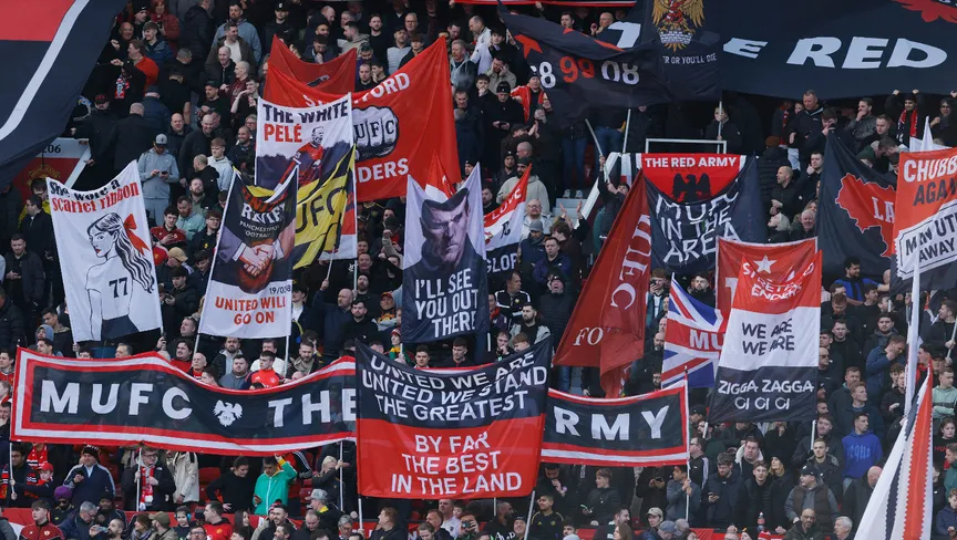 قرار مانشستر يونايتد يشعل غضب الجماهير في أولد ترافورد