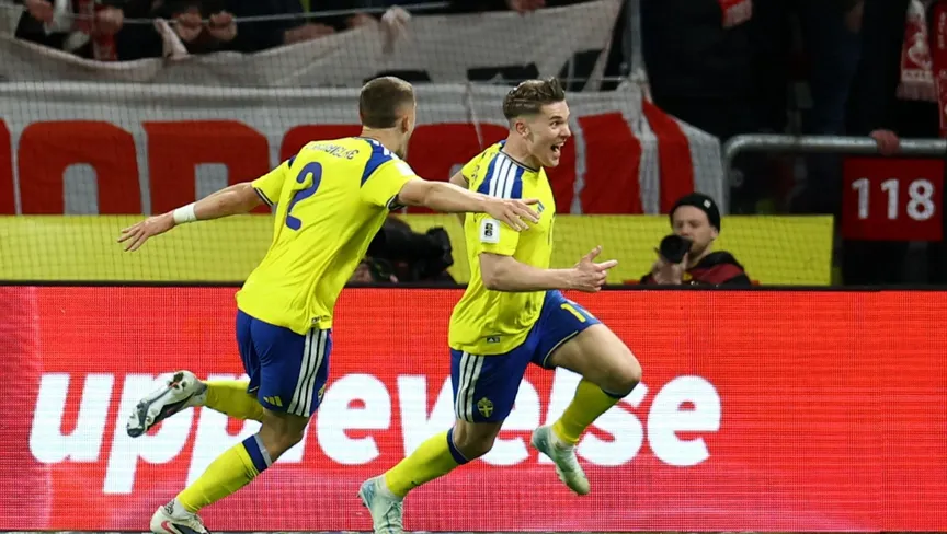 غيوكيريس يقود السويد إلى كأس العالم بهدف قاتل