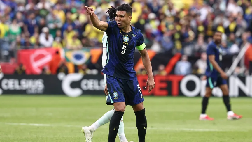 كاسيميرو يفاجئ نيمار بتصريح مثير