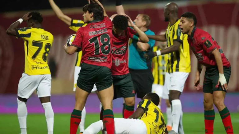 صدمة في جدة.. إصابة قاسية تنهي موسم نجم الاتحاد السعودي