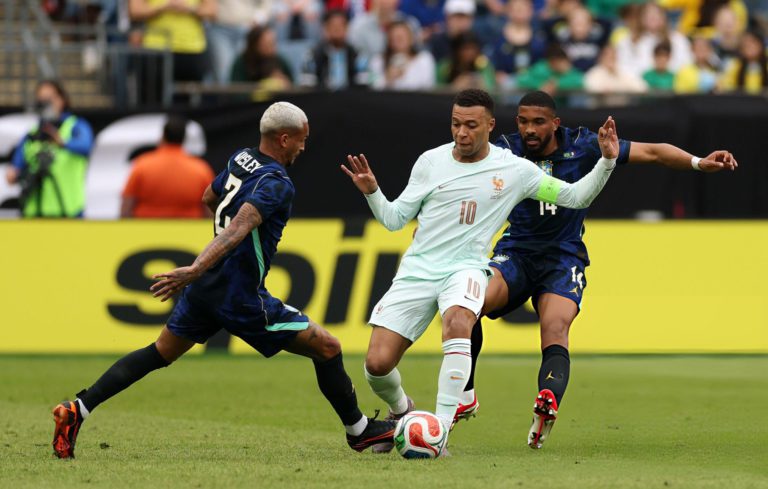 فرنسا ضد البرازيل