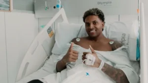 بعد العملية الجراحية.. رودريغو يطمئن الجماهير برسالة مؤثرة