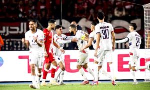 محمد طلال يثير الجدل ويوجه تحذيرات للبيضاويين من أزمة عميقة تهدد الرجاء والوداد