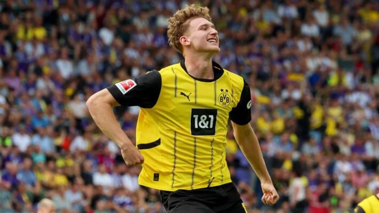 دورتموند يمدد عقد موهبة الجزائر حتى عام 2029