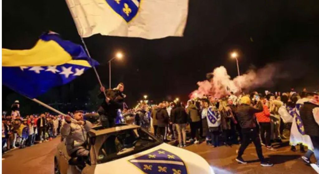 كيف أطاحت البوسنة بإيطاليا وأشعلت الشوارع فرحًا؟
