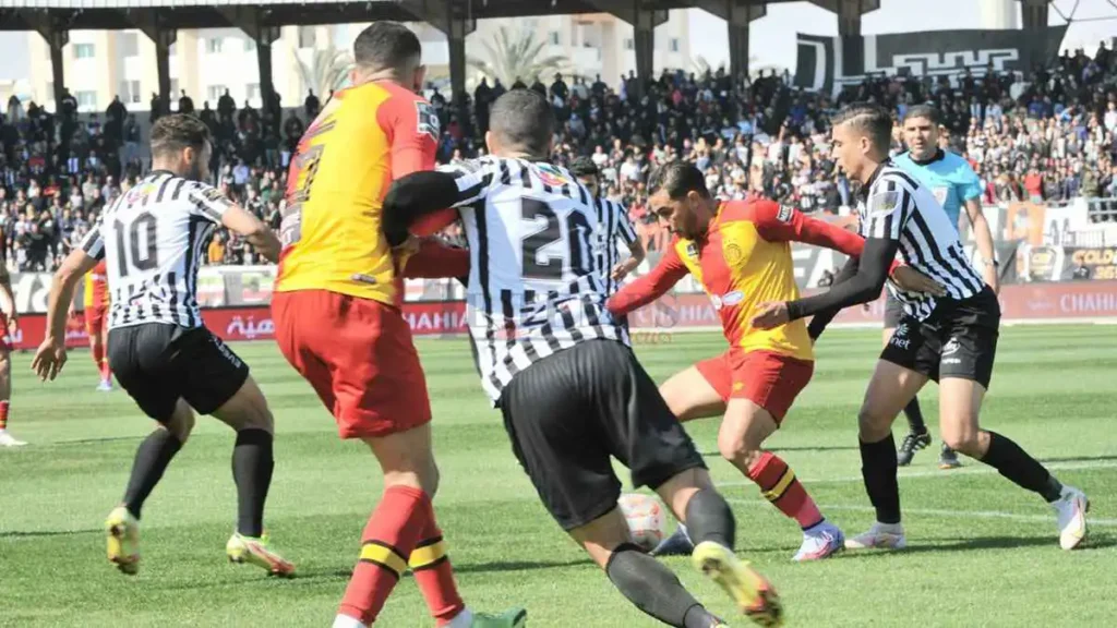 الصفاقسي يعود بنقطة ثمينة أمام الترجي في كلاسيكو تونس