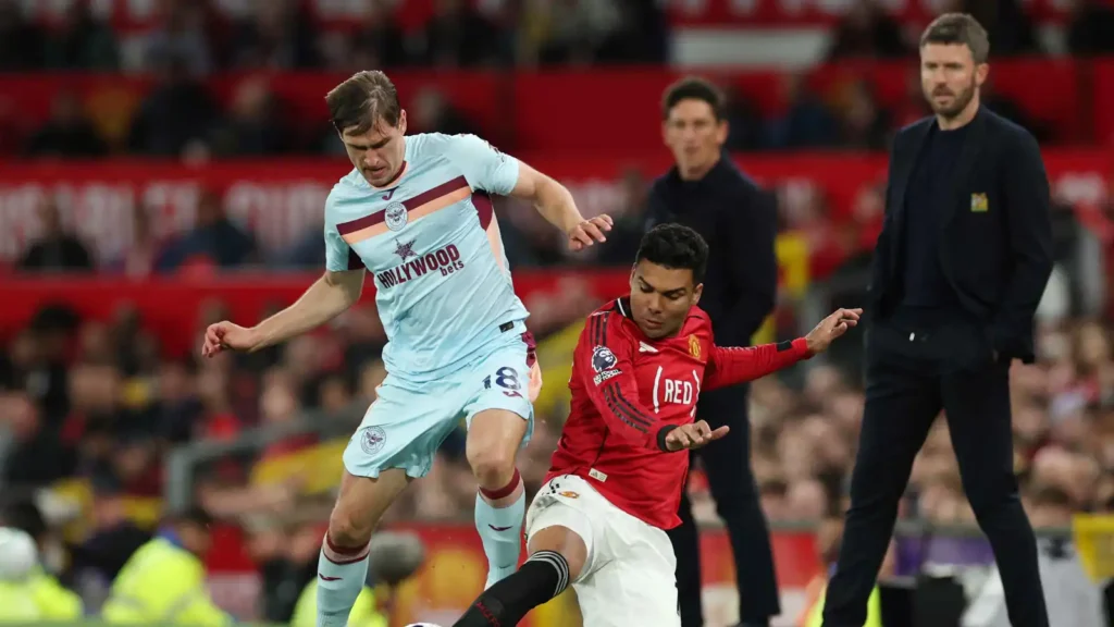 فوز مثير في أولد ترافورد.. اليونايتد يواصل مطاردة القمة