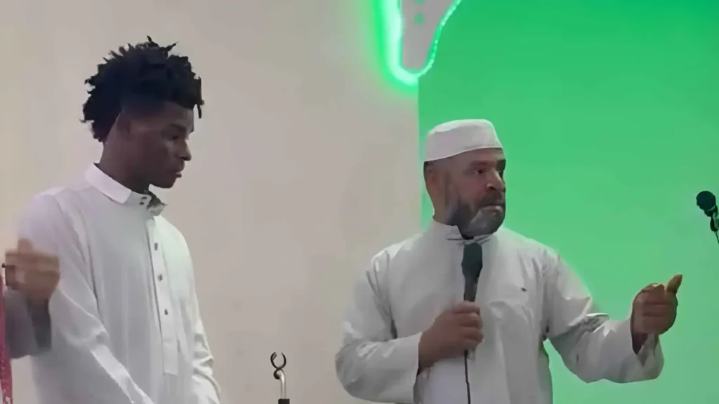 لاعب أجنبي في الدوري الجزائري يعلن اعتناق الإسلام