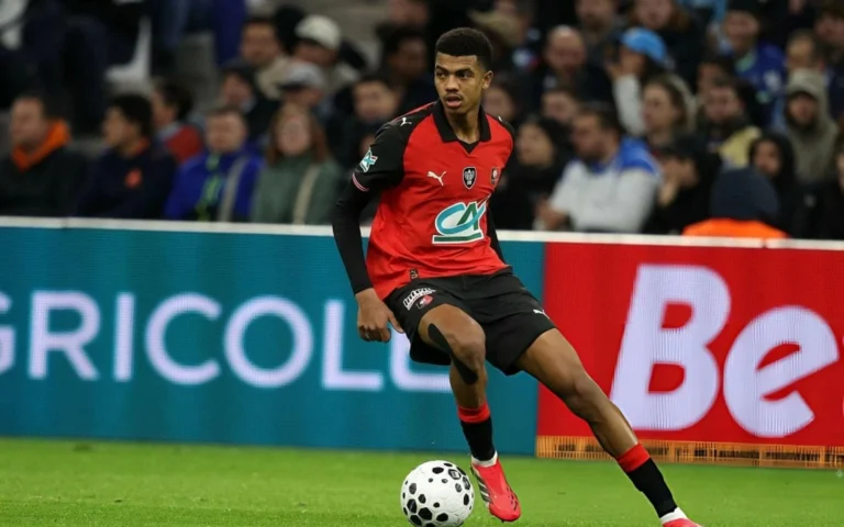 أيت بودلال يقود رين لفوز كبير على ستراسبورغ بأداء قوي