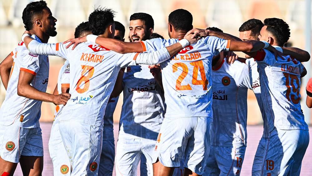 الشعباني يكشف تشكيلة نهضة بركان أمام الجيش الملكي في نصف نهائي إفريقيا