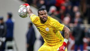 الحارس النيجيري ستانلي نوابالي يصدم الجميع بتصريح حول الدوري المغربي