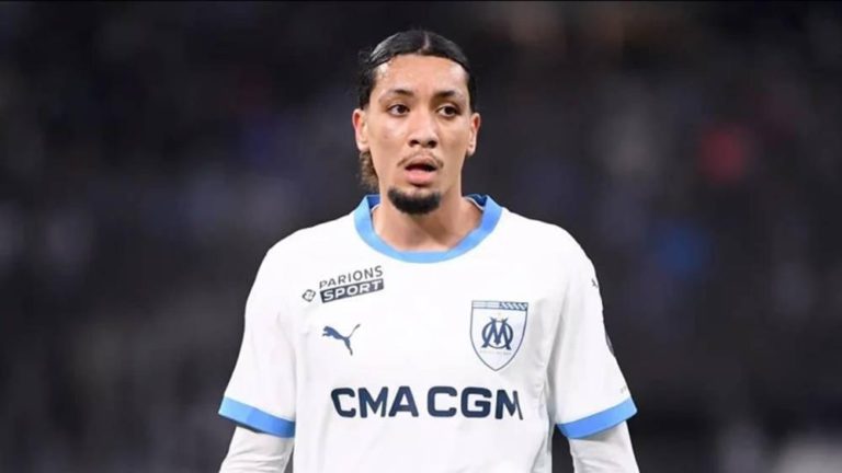 مارسيليا يحسم مستقبل موهبة مغربية بعد موسم صعب