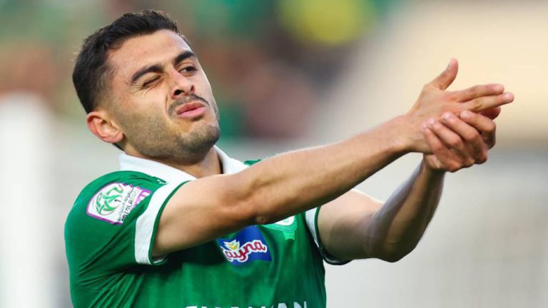 الرجاء يعود بقوة ويكتسح الفتح برباعية في البطولة الاحترافية