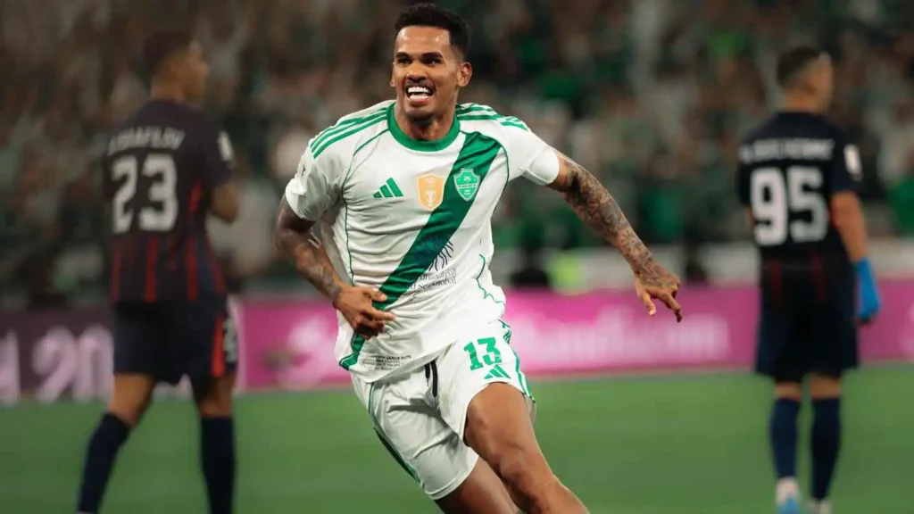 رغم الطرد.. الأهلي يحسم قمة جوهور ويبلغ نصف النهائي دوري أبطال آسيا للنخبة