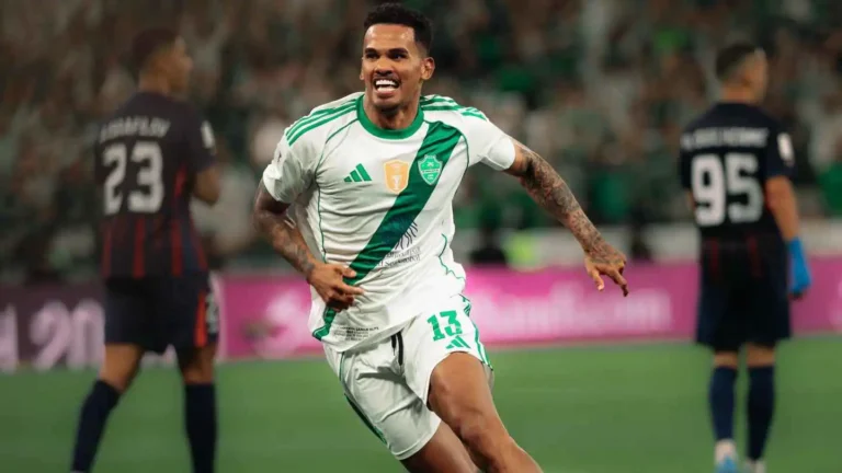 رغم الطرد.. الأهلي يحسم قمة جوهور ويبلغ نصف النهائي دوري أبطال آسيا للنخبة