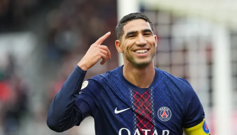 حكيمي حاضر مع إنريكي في الندوة التي تسبق مواجهة ليفربول