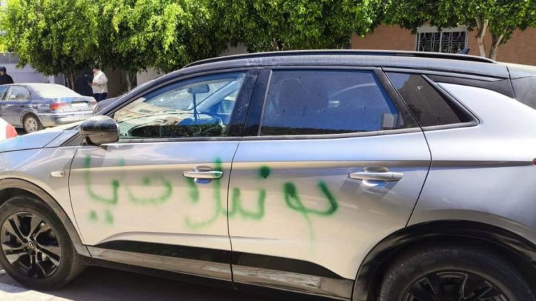 سيارة رئيس نادي مغربي تتعرض للتخريب وعبارات تهديد خطيرة