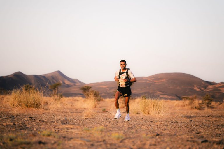 خبرة المرابطي تحسم المرحلة الثانية من ماراتون الرمال