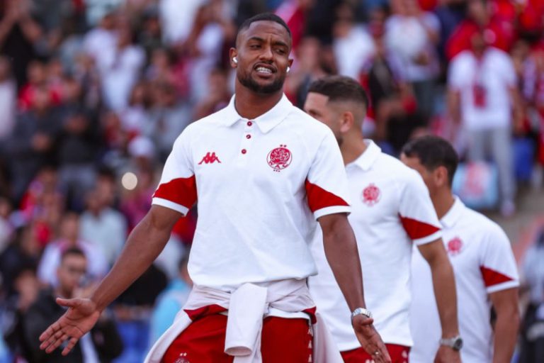 كارتيرون يكشف تشكيلة الوداد الرسمية لمواجهة الكوكب المراكشي