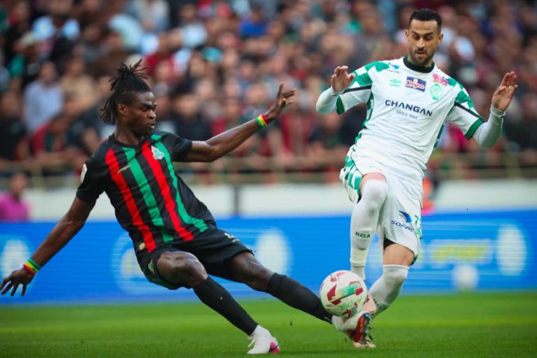 الجيش الملكي يهزم الرجاء ويشعل صراع الصدارة في الدوري المغربي