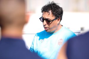 الحسنية تستعد للمنافسات القادمة بمدرب جديد وفريق تقني متكامل