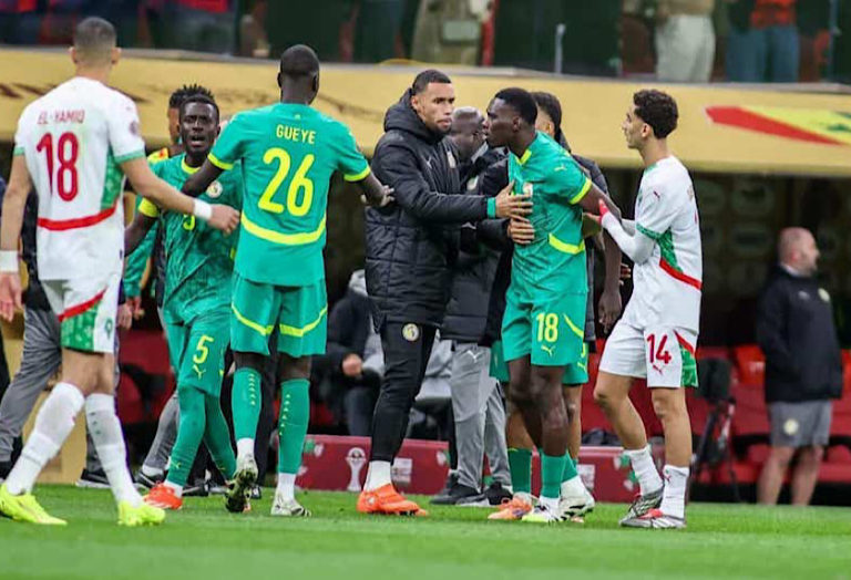 رسميا.. "فيفا" يقر قانونا صارما بعد واقعة انسحاب السنغال أمام المنتخب المغربي