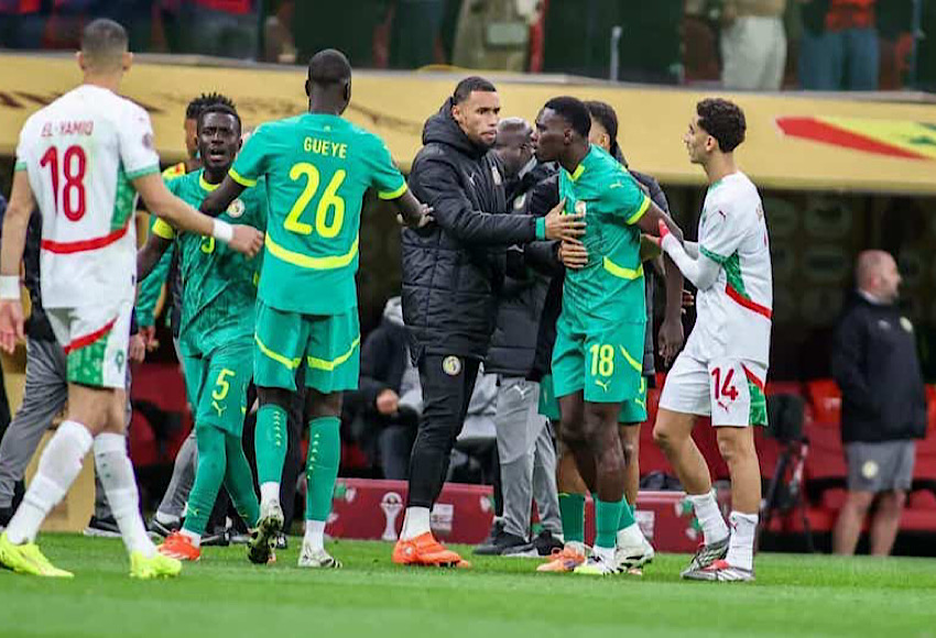 رسميا.. "فيفا" يقر قانونا صارما بعد واقعة انسحاب السنغال أمام المنتخب المغربي