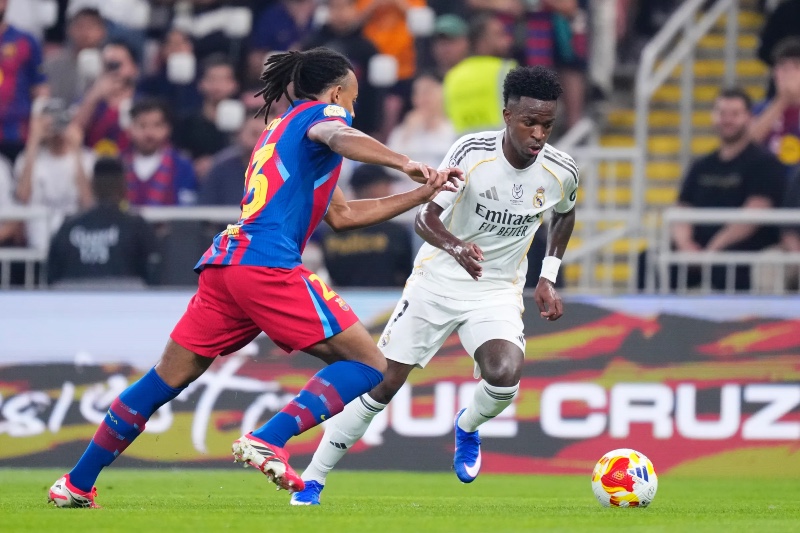 موعد الكلاسيكو بين برشلونة وريال مدريد