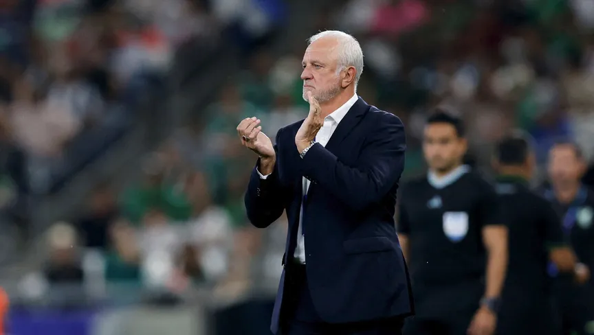 بعد التأهل لكأس العالم.. مدرب العراق يفاجئ العراقيين بقرار غير متوقع