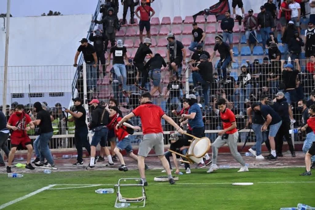 عقوبات مرتقبة تلاحق اتحاد العاصمة الجزائري بعد أحداث الشغب في آسفي