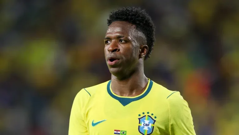 نجوم البرازيل يشعلون الجدل بعد سقوط فرنسا