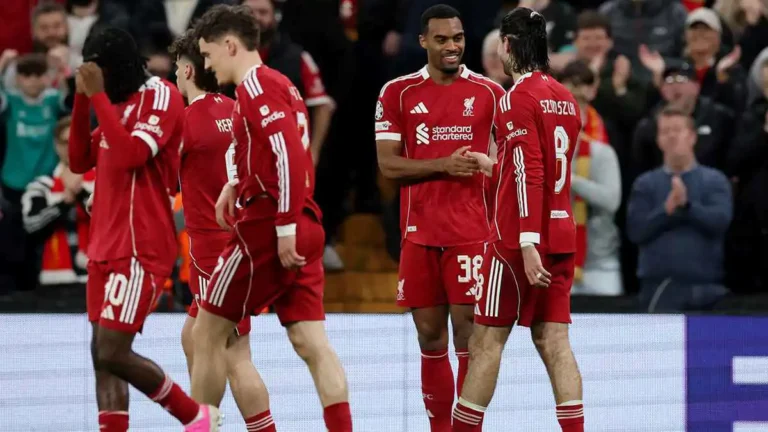 ثلاثي ليفربول يواجه خطر الإيقاف أمام باريس سان جيرمان