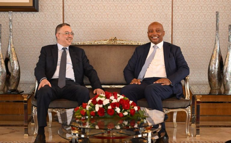 رئيس الكاف يحل بالرباط لعقد لقاءات رسمية مع الجامعة الملكية المغربية