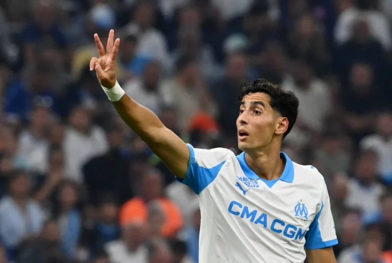 نايف أكرد يصل لمفترق الطرق مع أولمبيك مارسيليا