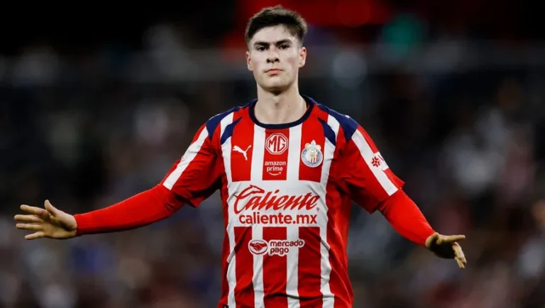 برشلونة يريد حسم صفقة "النملة"