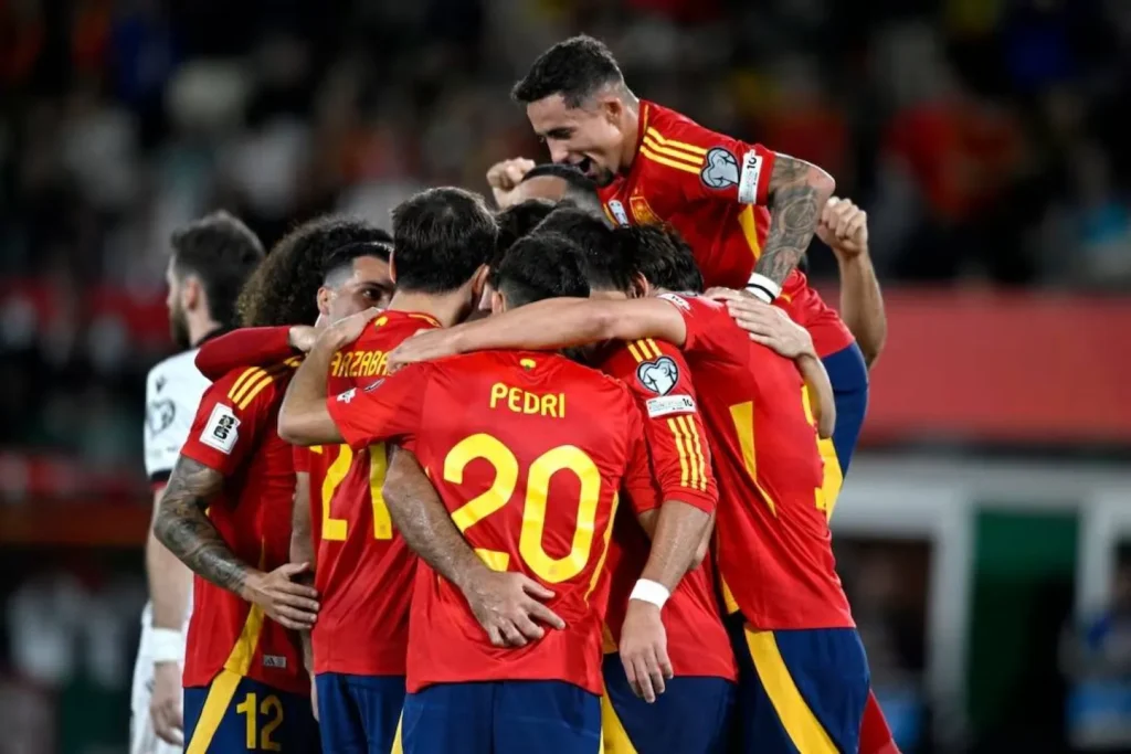 الصحافة الكاتالونية تسخر من غياب لاعبي ريال مدريد عن قائمة إسبانيا للمونديال