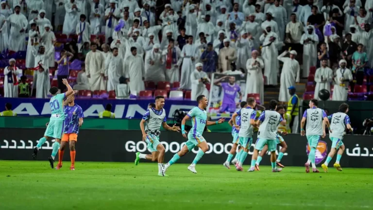 العين