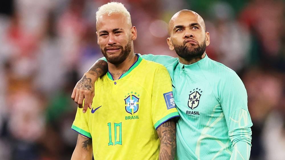 أسطورة البرازيل يطالب بمنح نيمار الدور المحوري قبل المونديال