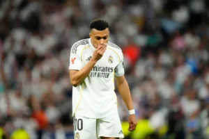 جماهير ريال مدريد تهاجم مبابي وتطالبه بالرحيل !