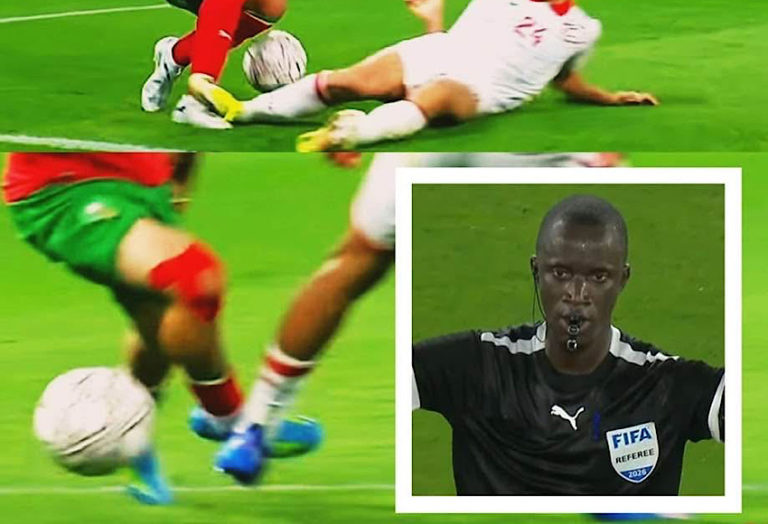 الحكم الغامبي عبد الله جامح يفسد مباراة المغرب وتونس في "كان الفتيان"