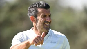 لويس فيغو يعلق على شجار فالفيردي وتشواميني داخل ريال مدريد