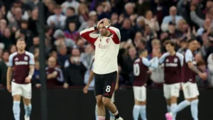 أستون فيلا يسحق ليفربول ويتأهل لدوري أبطال أوروبا