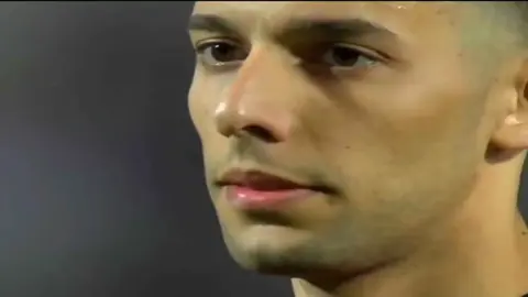 قناة الأهلي تهاجم بلحاج بعد ضياع ركلة الجزاء أمام الزمالك: تغمز أو لا تغمز فالأمر انتهى