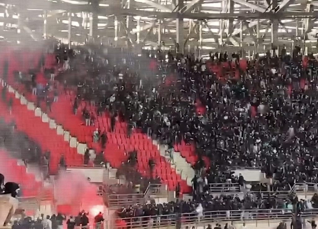 اعتقال 136 شخصًا بعد أعمال شغب رافقت “الكلاسيكو” بملعب مولاي عبد الله