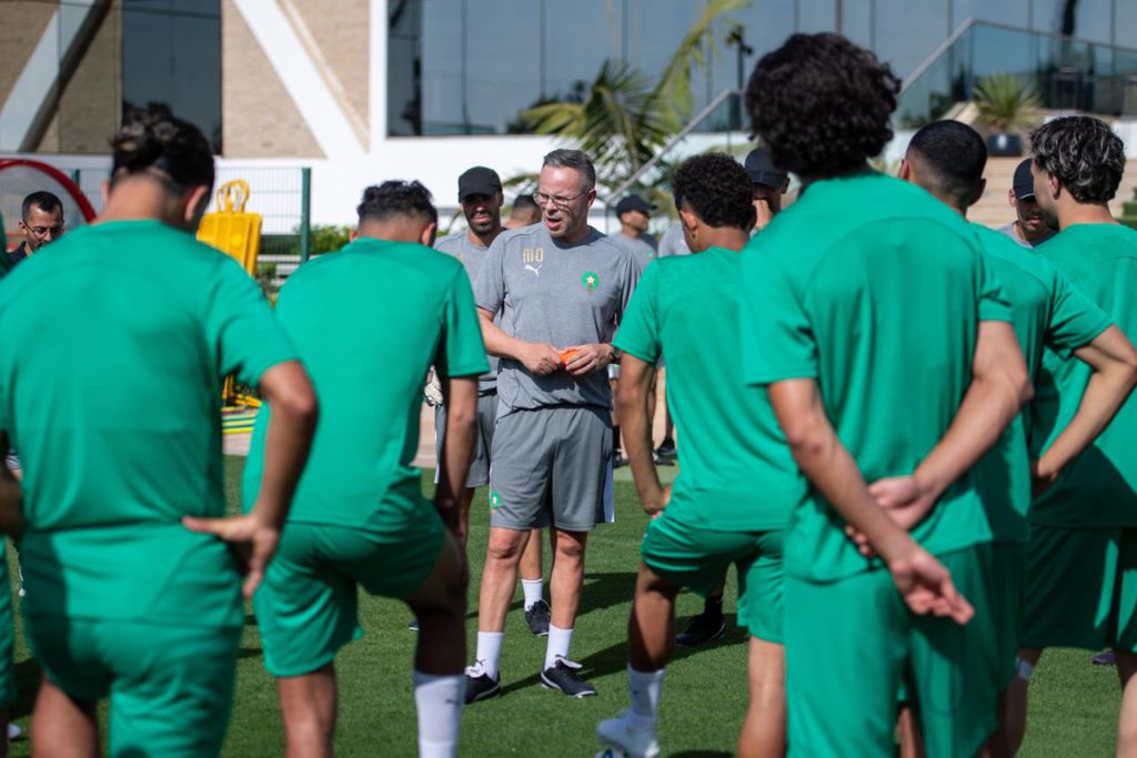 لاعبو المنتخب الوطني يواصلون تداريبهم قبل إعلان اللائحة النهائية للمونديال