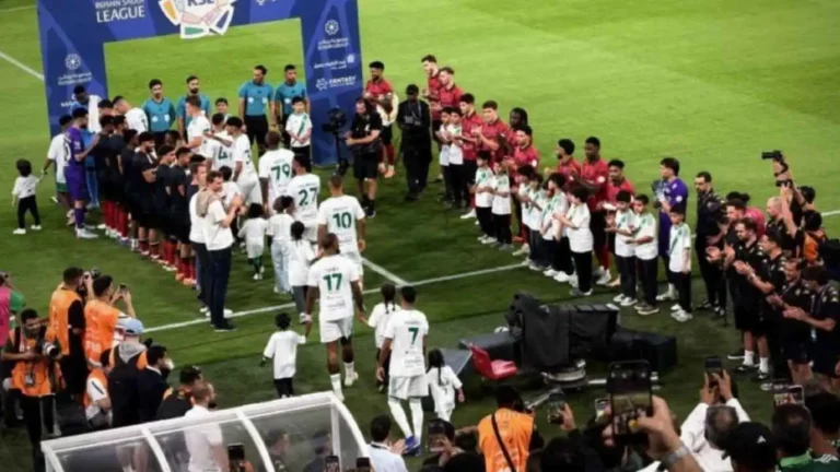 الأهلي السعودي يحظى بتكريم من الخلود رغم رفض النصر