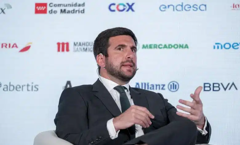 بداية المعركة.. مرشح قوي يهدد عرش فلورنتينو بيريز في ريال مدريد