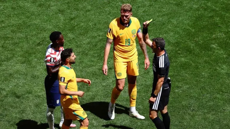 ضربتان موجعتان لأستراليا قبل مواجهة مصر في كأس العالم