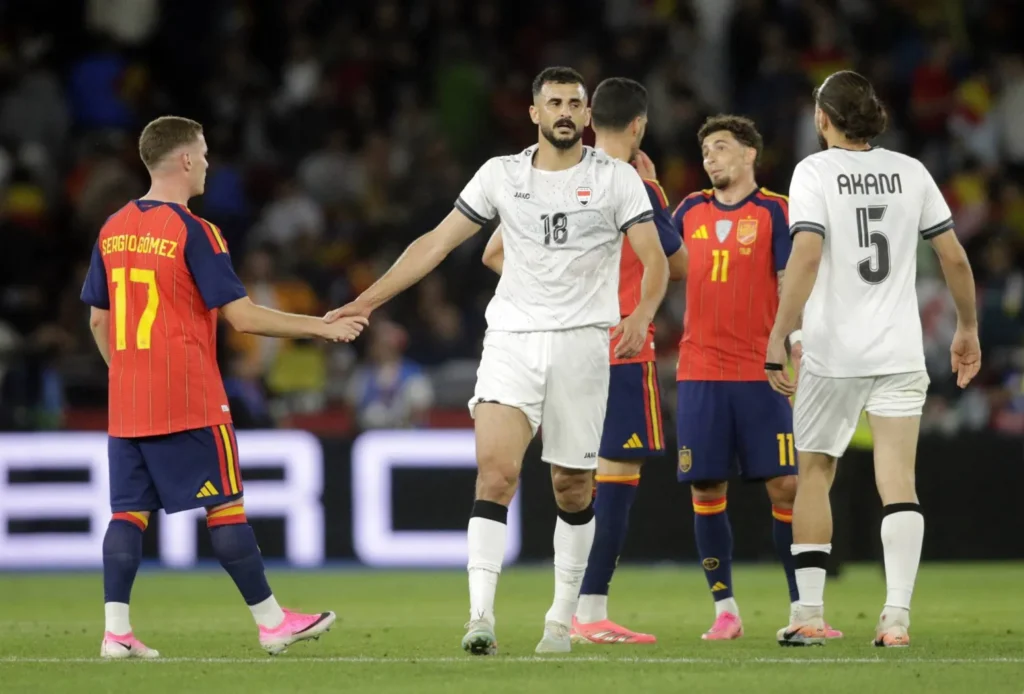 احتجاز أيمن حسين مهاجم المنتخب العراقي في مطار شيكاغو يثير الجدل